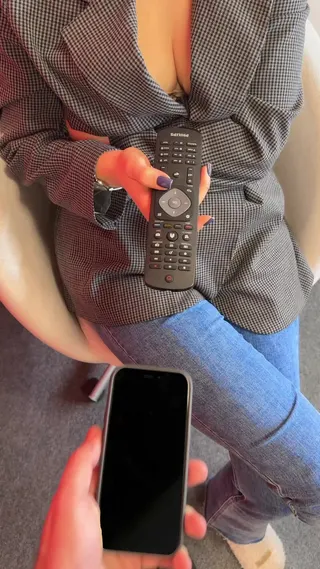 RemoTV Meta ad: RemoTV convierte tu iPhone en un mando a distancia universal para tele, live 56 days